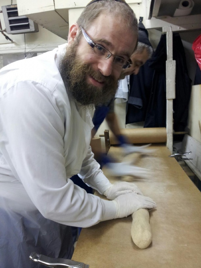 baking matzah passover 5773.jpg