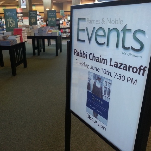 barnes noble rebbe event.jpg