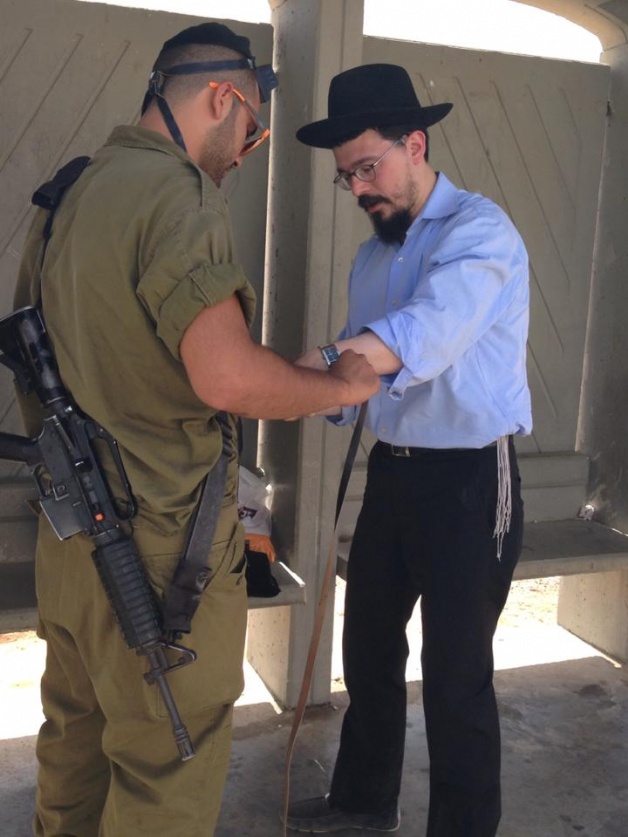 Rabbi Moishe Gourarie Chabad Toms River Israel Soldier